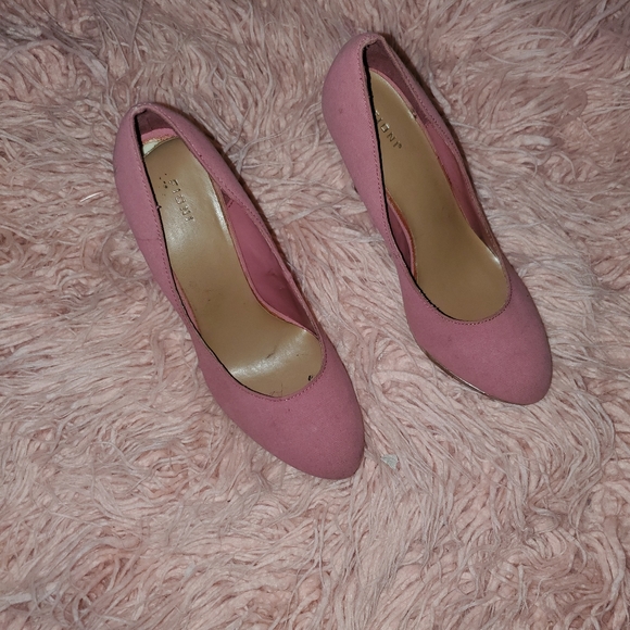 Pink Heels 👠 - Picture 2 of 5